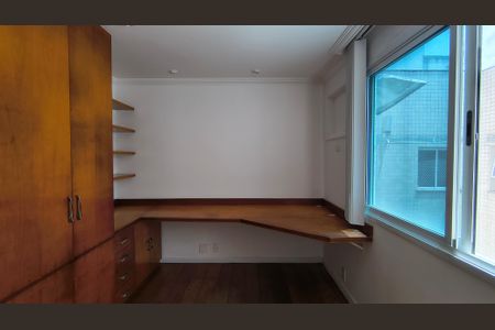 Apartamento à venda com 205m², 4 quartos e 2 vagasQuarto 1