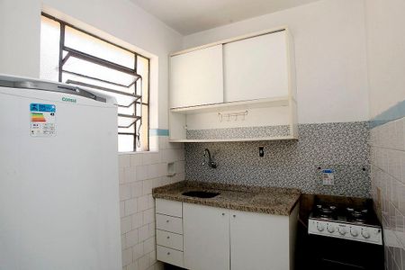 Cozinha de kitnet/studio para alugar com 1 quarto, 23m² em Menino Deus, Porto Alegre