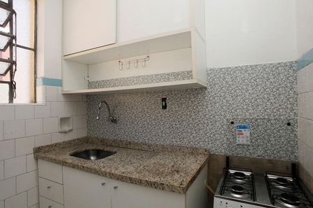 Cozinha de kitnet/studio para alugar com 1 quarto, 23m² em Menino Deus, Porto Alegre