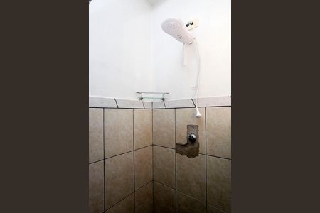 Banheiro de kitnet/studio para alugar com 1 quarto, 23m² em Menino Deus, Porto Alegre