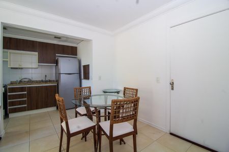 Sala de apartamento para alugar com 1 quarto, 42m² em Petrópolis, Porto Alegre