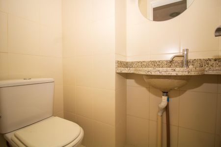 Lavabo de apartamento para alugar com 1 quarto, 42m² em Petrópolis, Porto Alegre