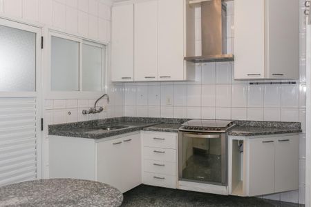 Apartamento à venda com 130m², 3 quartos e 2 vagasCozinha