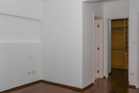 Apartamento à venda com 130m², 3 quartos e 2 vagasSuíte
