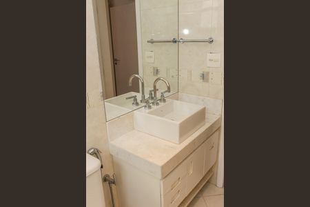 Apartamento à venda com 130m², 3 quartos e 2 vagasBanheiro Social