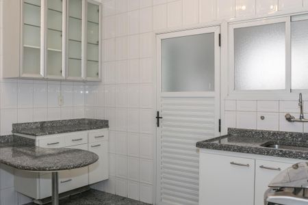 Apartamento à venda com 130m², 3 quartos e 2 vagasCozinha