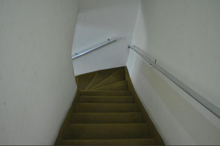 Casa à venda com 85m², 2 quartos e 1 vagaEscada