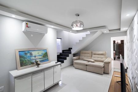 Sala de casa à venda com 3 quartos, 144m² em Solar do Madeira, Contagem