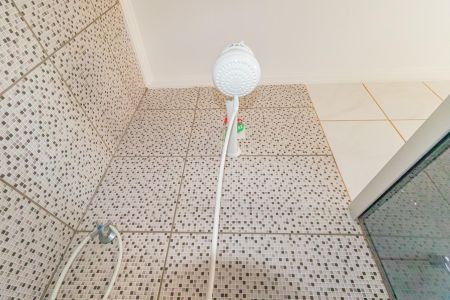 Casa de condomínio para alugar com 100m², 2 quartos e 2 vagasBanheiro da Suíte