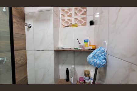 Banheiro de apartamento para alugar com 2 quartos, 47m² em Itaim Paulista, Itaquaquecetuba