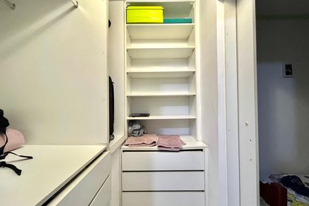 Closet da suíte 1 de casa à venda com 3 quartos, 160m² em Vila Paulista, São Paulo