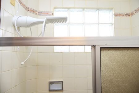 Casa para alugar com 114m², 2 quartos e sem vagaBanheiro Social