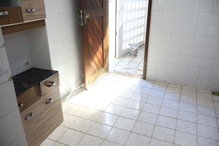 Casa para alugar com 114m², 2 quartos e sem vagaÁrea de Serviço