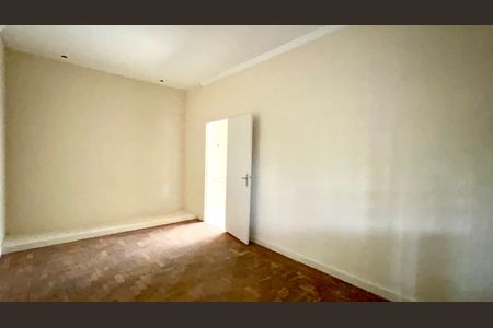 Casa à venda com 220m², 4 quartos e 2 vagas Casa à venda com 220m², 4 quartos e 2 vagasQuarto 3