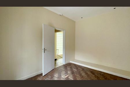 Casa à venda com 220m², 4 quartos e 2 vagas Casa à venda com 220m², 4 quartos e 2 vagasQuarto 2