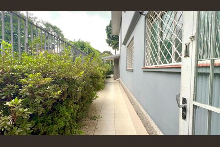 Casa à venda com 220m², 4 quartos e 2 vagas Casa à venda com 220m², 4 quartos e 2 vagasQuintal