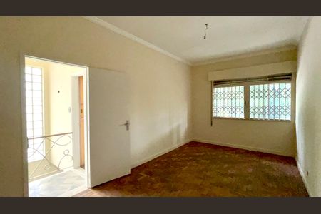Casa à venda com 220m², 4 quartos e 2 vagas Casa à venda com 220m², 4 quartos e 2 vagasQuarto 3