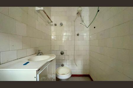 Casa à venda com 220m², 4 quartos e 2 vagas Casa à venda com 220m², 4 quartos e 2 vagasBanheiro de serviço