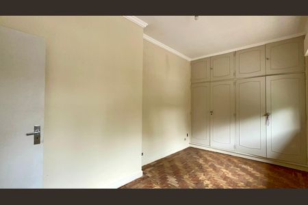 Casa à venda com 220m², 4 quartos e 2 vagas Casa à venda com 220m², 4 quartos e 2 vagasQuarto 1