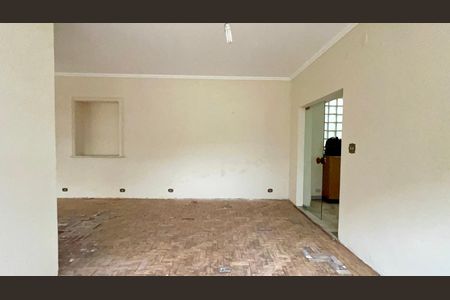 Casa à venda com 220m², 4 quartos e 2 vagas Casa à venda com 220m², 4 quartos e 2 vagasSala de Jantar
