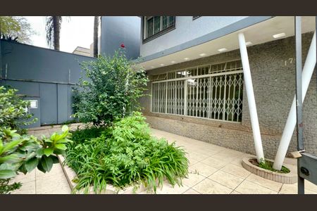 Casa à venda com 220m², 4 quartos e 2 vagas Casa à venda com 220m², 4 quartos e 2 vagasQuintal