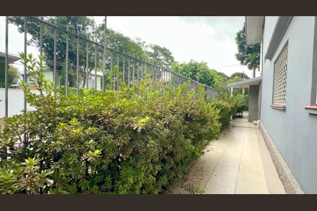 Casa à venda com 220m², 4 quartos e 2 vagas Casa à venda com 220m², 4 quartos e 2 vagasQuintal