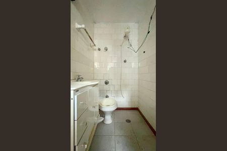 Casa à venda com 220m², 4 quartos e 2 vagas Casa à venda com 220m², 4 quartos e 2 vagasBanheiro de serviço