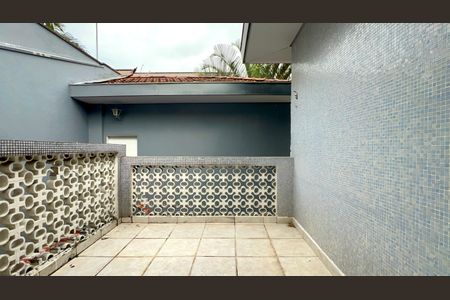 Casa à venda com 220m², 4 quartos e 2 vagas Casa à venda com 220m², 4 quartos e 2 vagasVaranda do Quarto