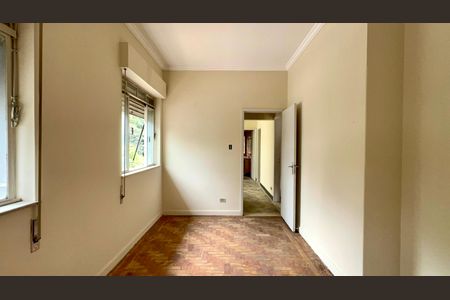 Casa à venda com 220m², 4 quartos e 2 vagas Casa à venda com 220m², 4 quartos e 2 vagasQuarto 1
