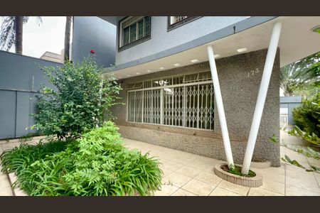 Casa à venda com 220m², 4 quartos e 2 vagas Casa à venda com 220m², 4 quartos e 2 vagasQuintal
