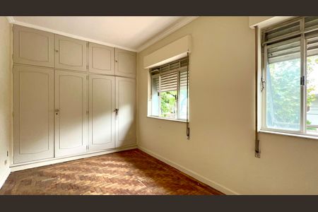 Casa à venda com 220m², 4 quartos e 2 vagas Casa à venda com 220m², 4 quartos e 2 vagasQuarto 1