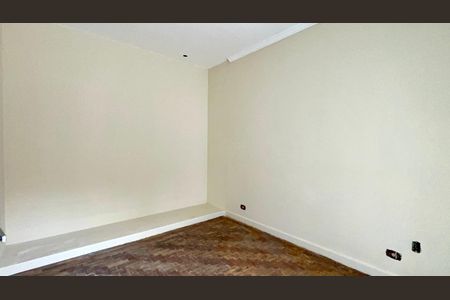 Casa à venda com 220m², 4 quartos e 2 vagas Casa à venda com 220m², 4 quartos e 2 vagasQuarto 2