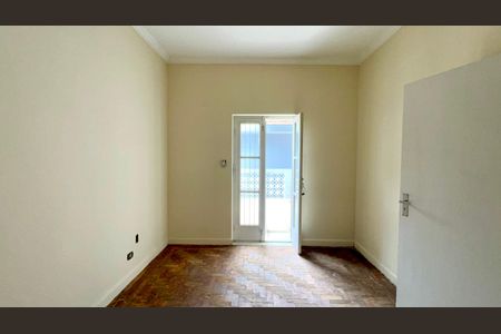 Casa à venda com 220m², 4 quartos e 2 vagas Casa à venda com 220m², 4 quartos e 2 vagasQuarto 2
