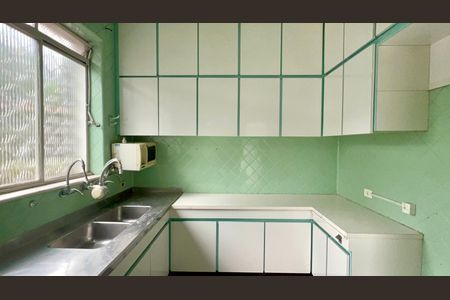 Casa à venda com 220m², 4 quartos e 2 vagas Casa à venda com 220m², 4 quartos e 2 vagasCozinha