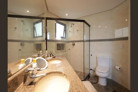 Apartamento para alugar com 225m², 4 quartos e 4 vagasBanheiro da Suíte 2