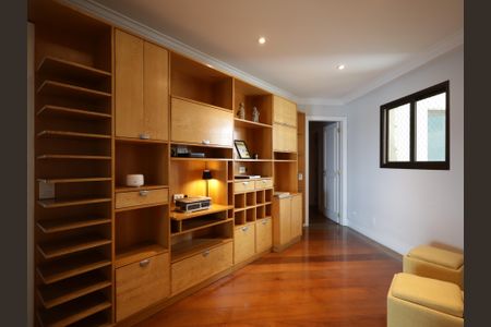 Apartamento para alugar com 225m², 4 quartos e 4 vagasSala intima
