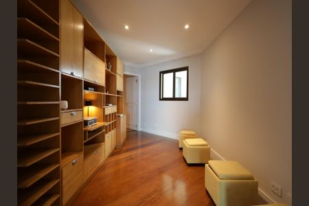 Apartamento para alugar com 225m², 4 quartos e 4 vagasSala intima