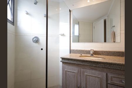 Apartamento para alugar com 225m², 4 quartos e 4 vagasBanheiro da Suíte 1