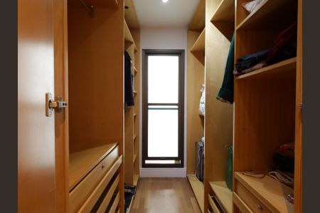 Apartamento para alugar com 225m², 4 quartos e 4 vagasCloset da suíte 2