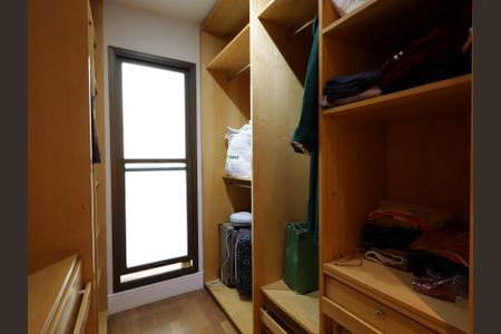 Apartamento para alugar com 225m², 4 quartos e 4 vagasCloset da suíte 2