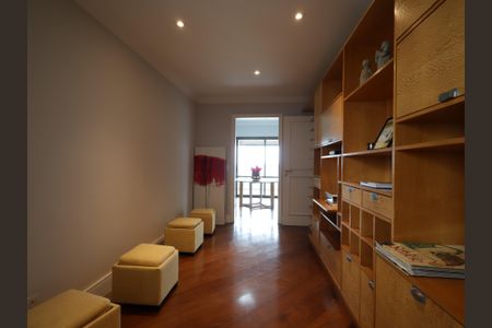 Apartamento para alugar com 225m², 4 quartos e 4 vagasSala intima