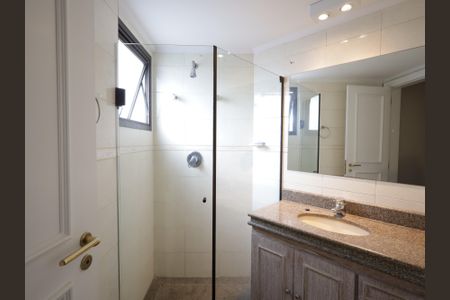 Apartamento para alugar com 225m², 4 quartos e 4 vagasBanheiro da Suíte 1