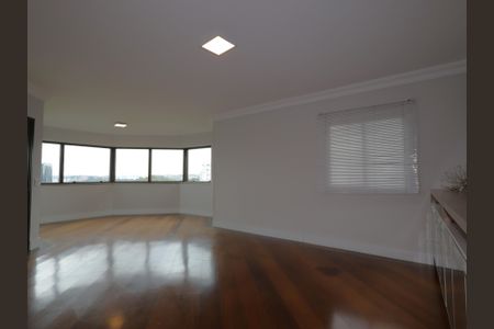 Apartamento para alugar com 225m², 4 quartos e 4 vagasSala