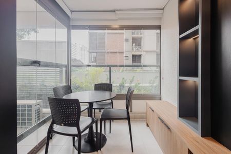 Varanda de kitnet/studio para alugar com 1 quarto, 27m² em Pinheiros, São Paulo