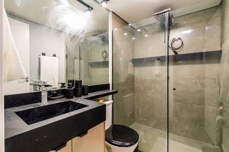 Banheiro de kitnet/studio para alugar com 1 quarto, 27m² em Santo Amaro, São Paulo