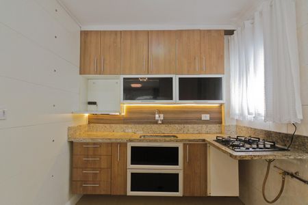 Apartamento para alugar com 60m², 2 quartos e 2 vagasCozinha