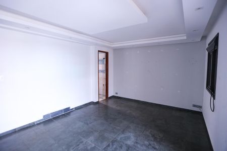 Casa para alugar com 3 quartos, 210m² em Jardim Vivan, São Paulo