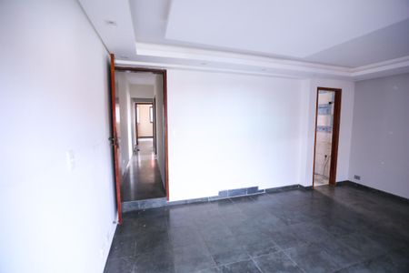 Casa para alugar com 3 quartos, 210m² em Jardim Vivan, São Paulo