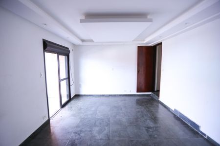 Casa para alugar com 3 quartos, 210m² em Jardim Vivan, São Paulo