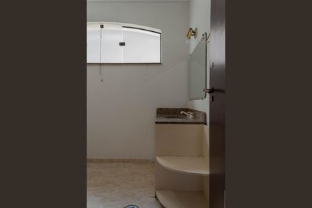 Casa à venda com 379m², 3 quartos e 3 vagasBanheiro